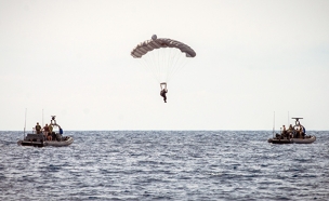 תרגיל משותף של שייטת 13 וה-NAVY SEALS (צילום: חדשות 2)