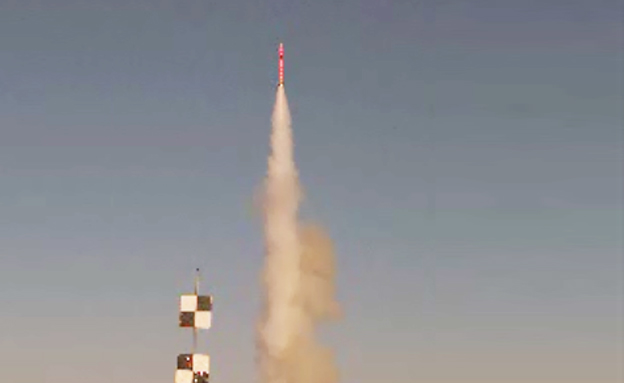ניסוי במערכת הטילים "ברק 8"