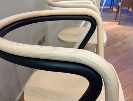 סטודיו בייקרי, כיסא שעוצב עבור קפליני (צילום: באדיבות קפליני)