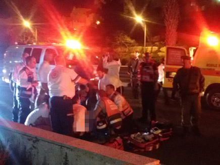 זירת התאונה בגבעת זאב, אמש (צילום: דוברות מד