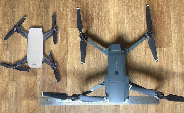 תמונה מודלפת של רחפן זעיר מדגם DJI spark