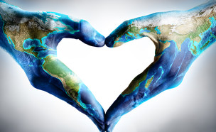 כדור הארץ בידיים שלך (צילום: Shutterstock)