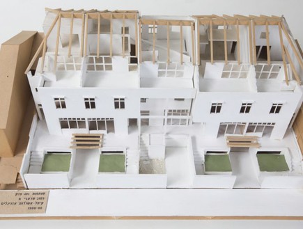 צמוד קרקע טורי של 200 מ"ר, עם חצר קטנה ושטח בנוי בשלושה מפלסים + מ