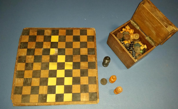 לוח השחמט ששרד (צילום: באדיבות המשפחה)