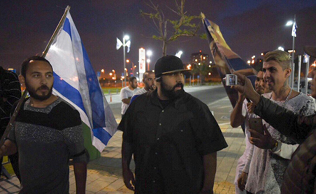 הפגנה מול ארוע "יום הזיכרון הישראלי- פלסטיני" (צילום: קובי ריכטר/TPS)