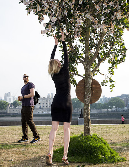 עץ כסף בלונדון (צילום: Tristan Fewings, GettyImages IL)
