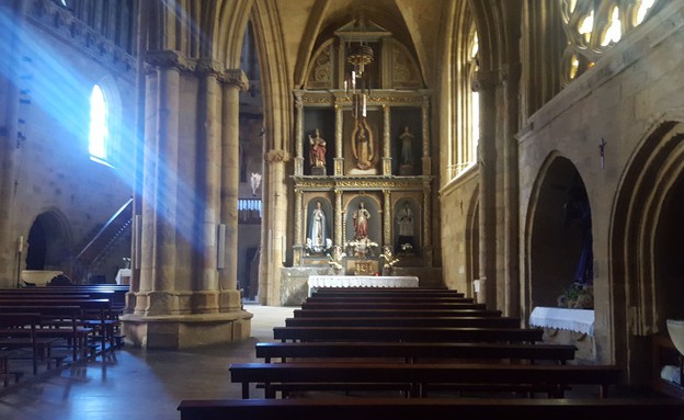 כנסיה בגטריה (צילום: נעמה ברקן)