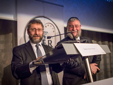 הרב גולדשמידט (מימין) והרב קורסייה (צילום: אלי איטקין)