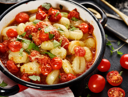 ניוקי תפוחי אדמה ברוטב עגבניות איטלקי קלאסי (צילום: Shutterstock, תוצרת ישראל)