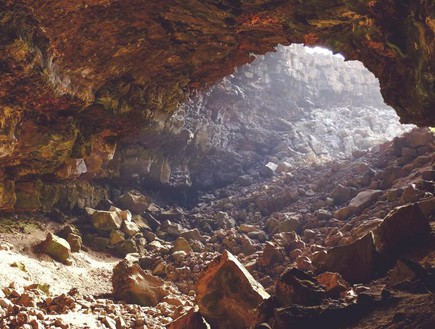 המערה הדניסובית (צילום: יחסי ציבור)