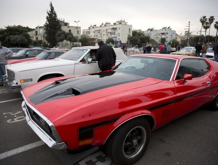 השעון: פורד מוסטנג מאך 1 השעון: פורד מוסטנג מאך 1