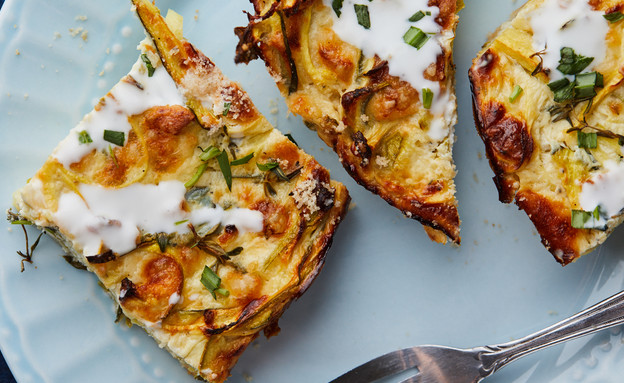 פשטידת קישואים ויוגורט חתוכה