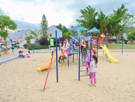 גן משחקים בתל אביב (אילוסטרציה: dnaveh, Shutterstock)