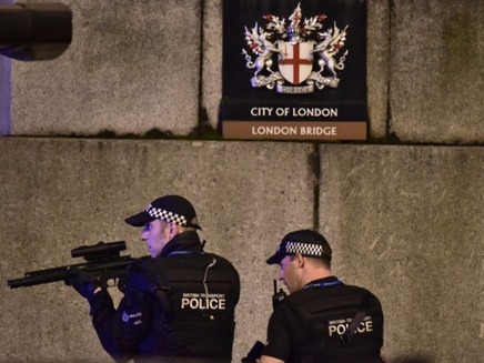 זירת הפיגוע בגשר לונדון (צילום: CNN)