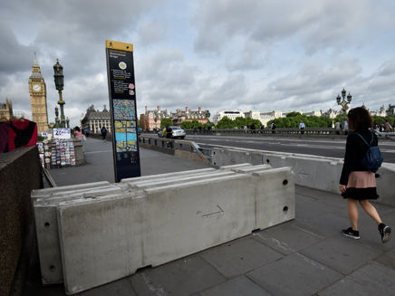 הבטונדות בגשר לונדון (צילום: רויטרס)