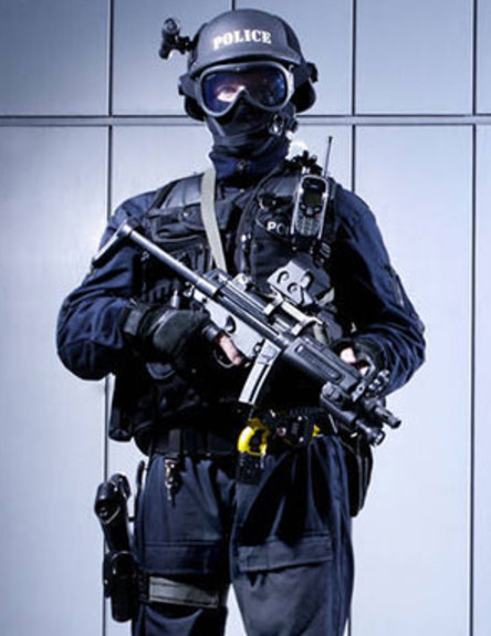 המשטרה הבריטית (צילום: יחסי ציבור)