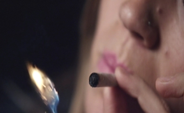 כתבה, יעל אודם, בני נוער מעשנים סמים