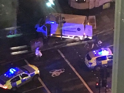 זירת הפיגוע בלונדון (צילום: Sky News)