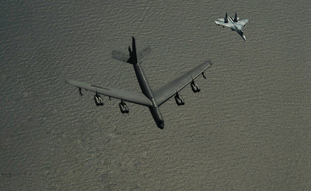 העימות באוויר (צילום: משרד ההגנה האמריקני)
