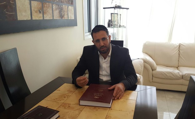 הרב ריאני. בדרך לקפריסין עוברים ברבנות הרב ריאני. בדרך לקפריסין עוברים ברבנות