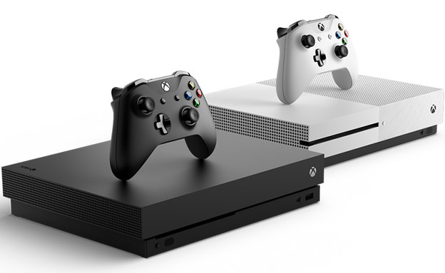 קונסולות Xbox One X (משמאל) ו-Xbox One S (צילום: מיקרוסופט)