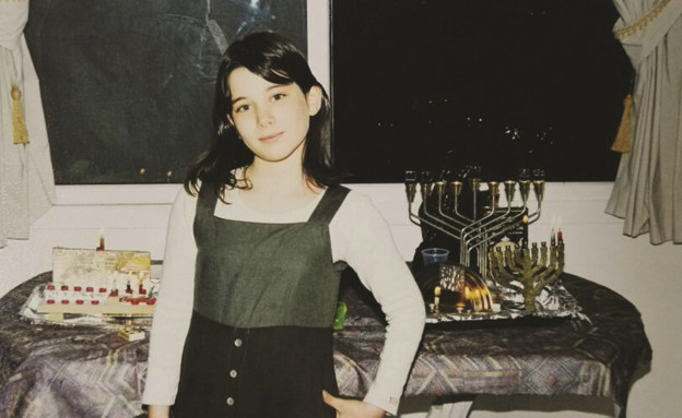 ים בילדותה ים בילדותה