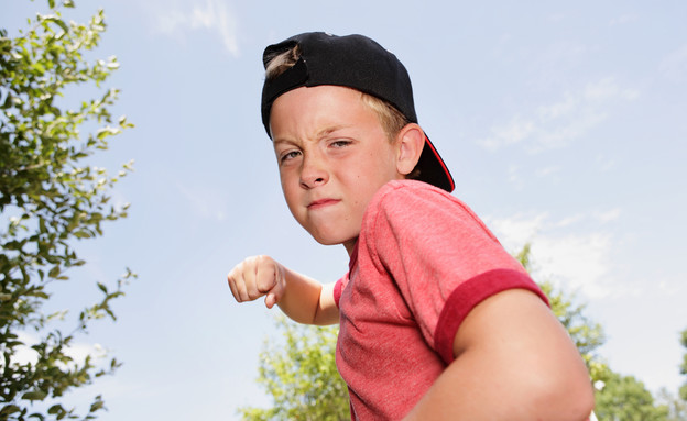 ילד כועס  (צילום: Suzanne Tucker, Shutterstock)