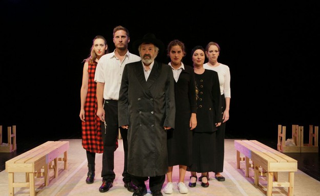 מתוך: "כוונות טובות". בימוי גבריאלה לב. בית מזי"א ירושלים