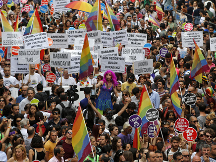 מצעד הגאווה באיסטנבול ב-2013 (צילום: רויטרס)