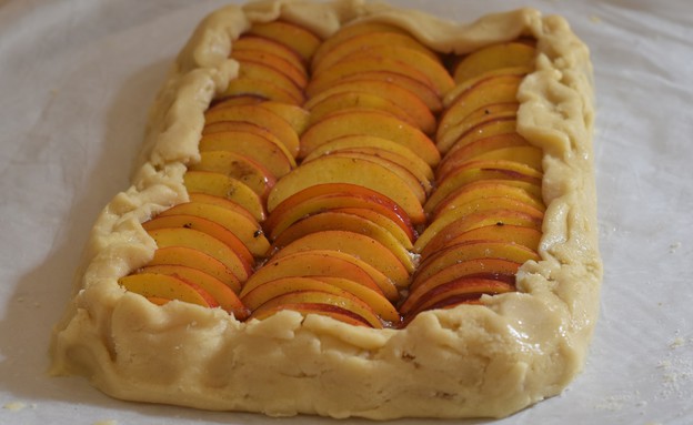 פאי נקטרינות לפני האפייה