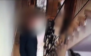 דקה אחר דקה: פדופיל מטריד מינית מול המצלמה (צילום: מתוך חי בלילה, שידורי קשת)