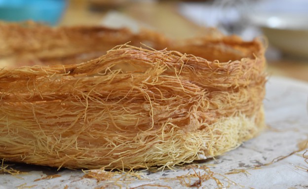 עוגת קדאיף וגלידה - קדאיף אפוי