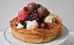עוגת קדאיף וגלידה (צילום: חן ואלון קורן, mako אוכל)