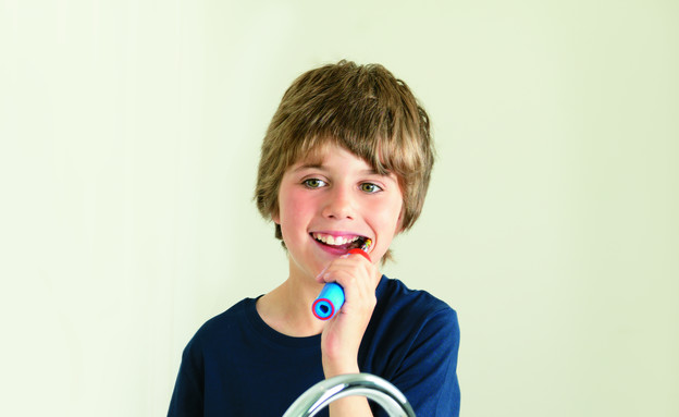 ילד מצחצח שיניים (צילום: יחסי ציבור)