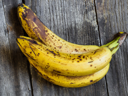 בננות בשלות (צילום: c12, Shutterstock)