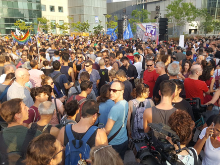 אלפי מפגינים בתל אביב (צילום: חדשות 2)