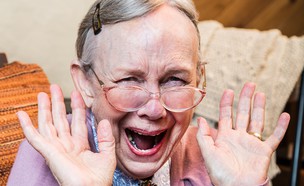 סבתא מצחיקה (צילום: CREATISTA, Shutterstock)