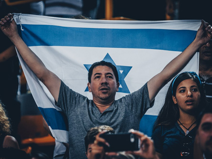 אוהדים ישראלים התלוו לנבחרת ביוון (צילום: FIBA)