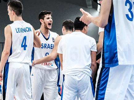 עדיין מושלמים. שחקני נבחרת הנוער (FIBA) (צילום: ספורט 5)