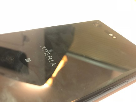 Sony Xperia XZ Premium (צילום: אהוד קינן \ יח