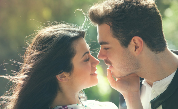 זוג מאוהב (צילום: Angelo Cordeschi, Shutterstock)
