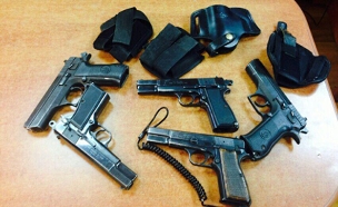 החשד: נשק משטרתי נמכר לעבריינים