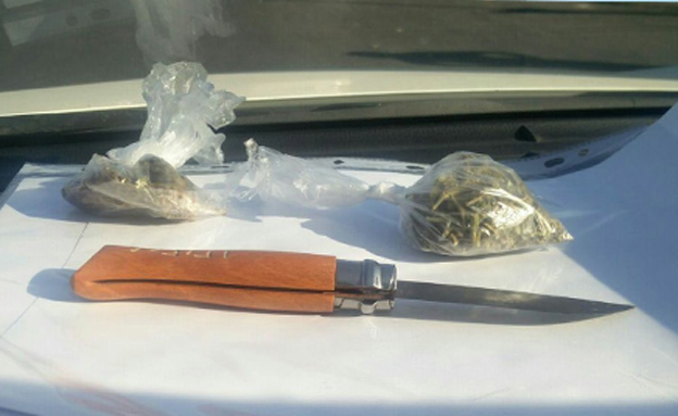 הסכין שנתפסה  על חשוד סמוך למצעד (צילום: דוברות המשטרה)