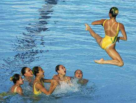 נבחרת השחייה של צפון קוריאה (צילום: Al Bello, GettyImages IL)
