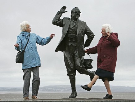 זקנות רוקדות (צילום: Christopher Furlong, GettyImages IL)