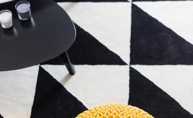 05  סבאסבתא, שטיח שחור לבן ללקוחה מסודרת ונקייה, ג (צילום: ציפי וילמובסקי, אימג' צלמים)