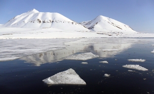 הקרחונים נמסים (צילום: רויטרס)