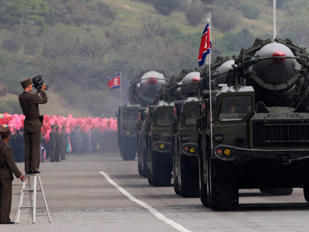 מצעד צבאי בצפון קוריאה (צילום: רויטרס)