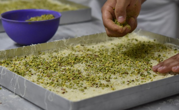 קדאיף פיסטוק ושקדים לפני אפייה