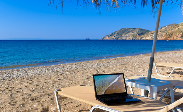 לעבוד בחופש (אילוסטרציה: Steliost, Shutterstock)